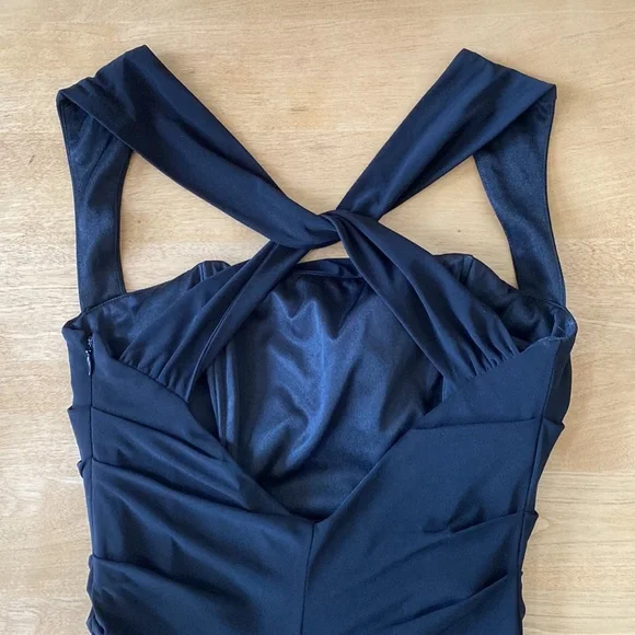 Black dress - Picture 2 of 5